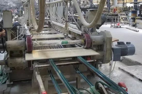 陶瓷廠異味大、被投訴，潔匠現(xiàn)場抽取廢氣做檢測、研制有效除臭劑！