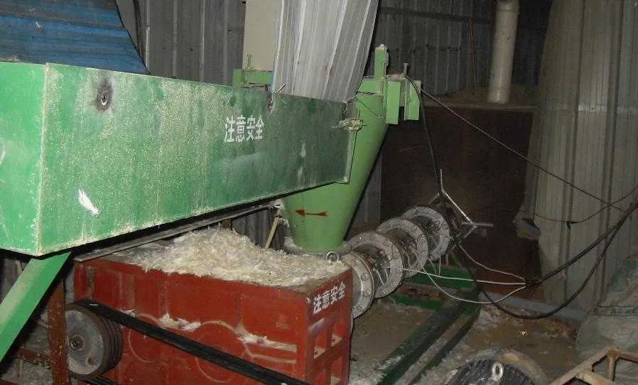 羽毛粉加工腥味、苦味、惡臭味混雜，看工業(yè)除臭劑如何快速除臭！